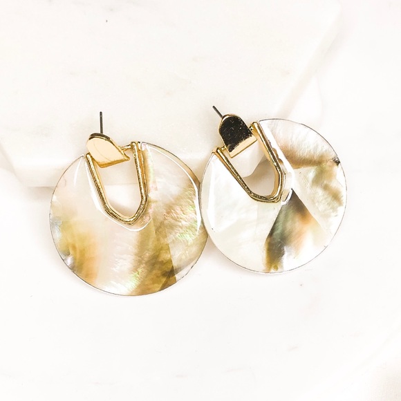 Light Tortoise Shell Acrylic Round Earrings - Picture 2 of 4